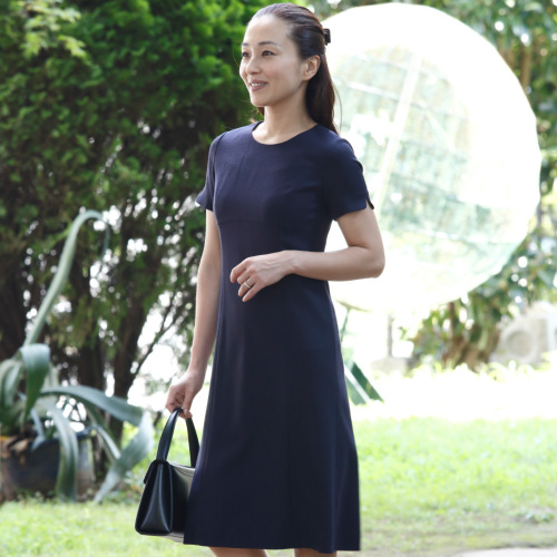 テーラードカラージャケット ワンピース 濃紺 3つボタン 内ポケット1 スラッシュポケット1 袖口はスリット開き ハイウエスト切替デザイン 裏地はキュプラ使用 共布クルミ釦 Msu 002 お受験用品のお店 ハッピークローバー