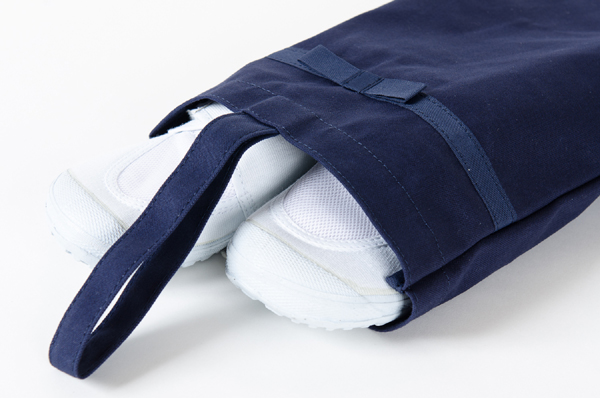 お受験シューズケース　簡単紐通しリボン付き 紺色布製：シューズバッグ お子様用 完全日本製