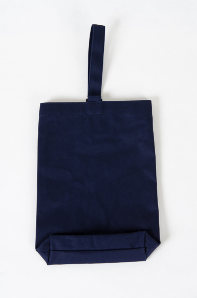 お受験シューズケース 簡単紐通しリボン付き 紺色布製：シューズバッグ 